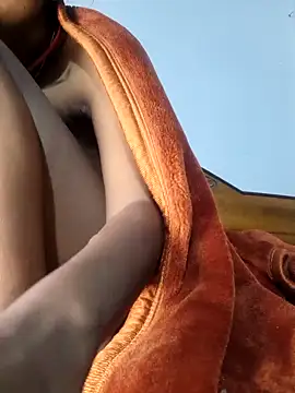 Snapshot of royaldoll-143 chatting on 8, 12, 2024 royaldoll-143 online show from 8, 12, 2024