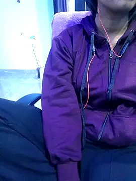 Snapshot of royaldoll-143 chatting on 9, 1, 2025 royaldoll-143 online show from 9, 1, 2025