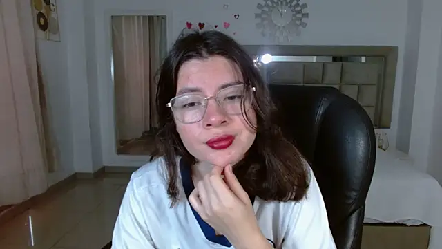 Snapshot of zoecruzz chatting on 7, 10, 2025 zoecruzz online show from 7, 10, 2025