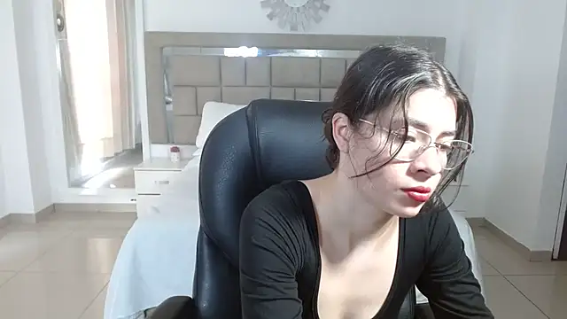 Snapshot of zoecruzz chatting on 12, 11, 2025 zoecruzz online show from 12, 11, 2025