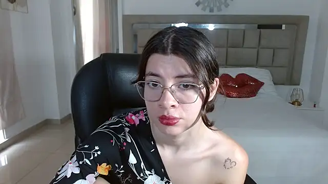 Snapshot of zoecruzz chatting on 21, 11, 2025 zoecruzz online show from 21, 11, 2025