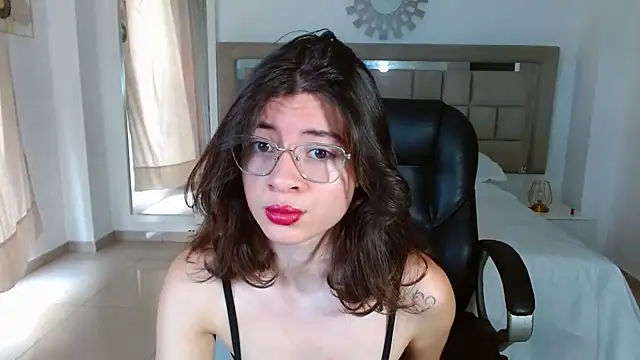 Snapshot of zoecruzz chatting on 26, 11, 2025 zoecruzz online show from 26, 11, 2025