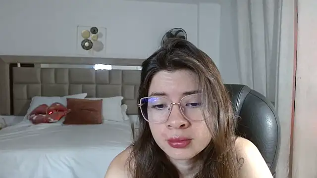 Snapshot of zoecruzz chatting on 22, 12, 2025 zoecruzz online show from 22, 12, 2025