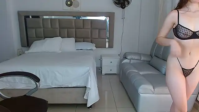 Snapshot of zoecruzz chatting on 4, 2, 2026 zoecruzz online show from 4, 2, 2026