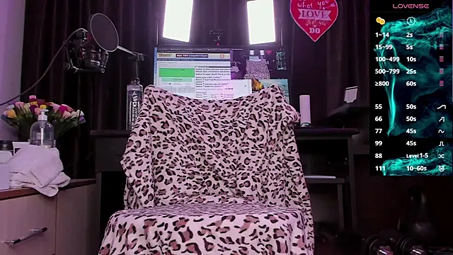 Raissa sky26 online show from 12, 2, 2025