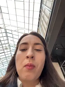 Holly Play online show from 12, 12, 2024