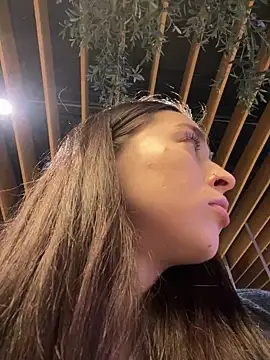 Holly Play online show from 12, 12, 2024