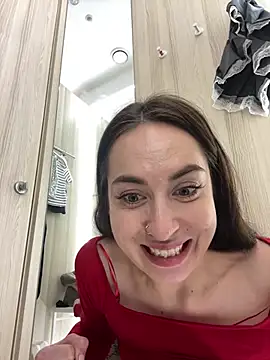 Holly Play online show from 13, 12, 2024