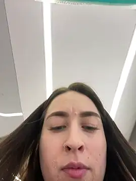 Holly Play online show from 30, 12, 2024