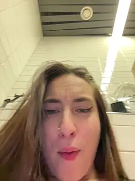 Holly Play online show from 14, 1, 2025