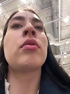 Holly Play online show from 29, 1, 2025