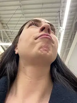 Holly Play online show from 14, 2, 2025