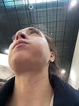 Holly Play online show from 18, 2, 2025