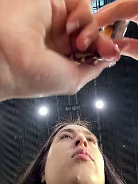 Holly Play online show from 20, 2, 2025