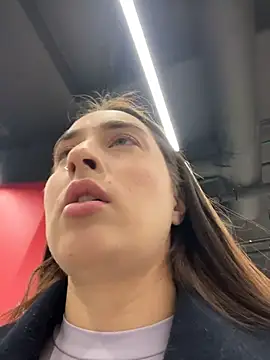 Holly Play online show from 16, 11, 2025