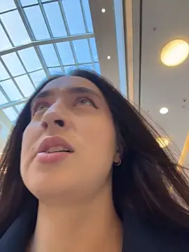 Holly Play online show from 11, 3, 2026