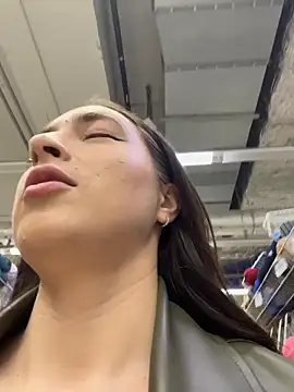 Holly Play online show from 15, 4, 2026