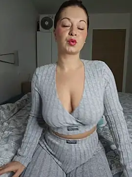 Chaudesquirt online show from 9, 1, 2026