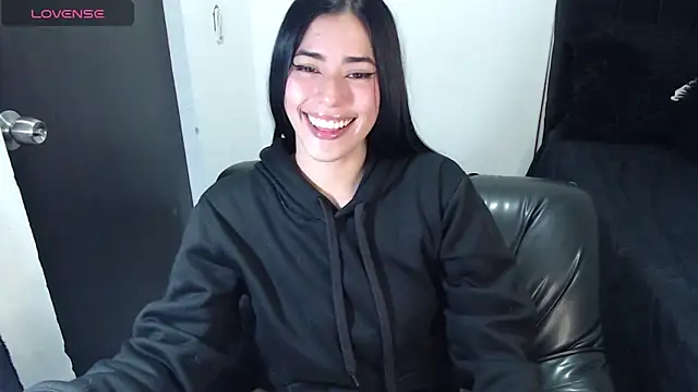 LESLIEBLACK  online show from 24, 1, 2025