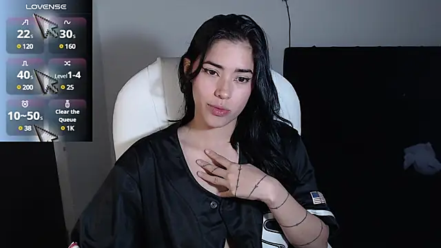 LESLIEBLACK  online show from 27, 2, 2025