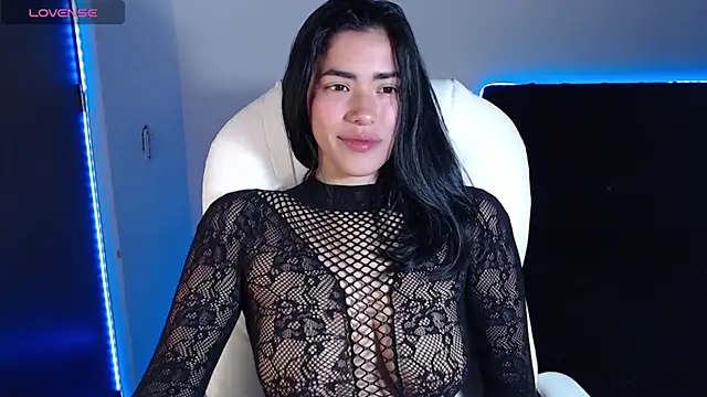 LESLIEBLACK  online show from 4, 3, 2025