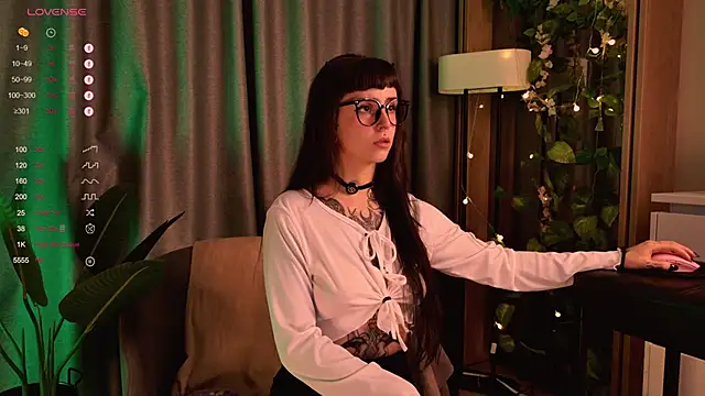 MichaellaMoon online show from 2, 12, 2024