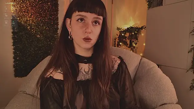 MichaellaMoon online show from 4, 2, 2026