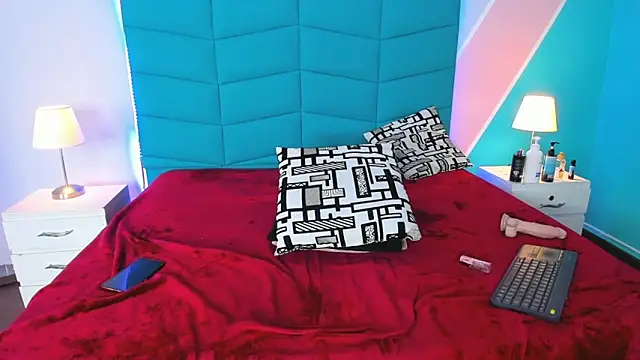 Iris Thompson  online show from 7, 3, 2025