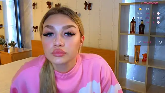 Ella Milla online show from 25, 12, 2024