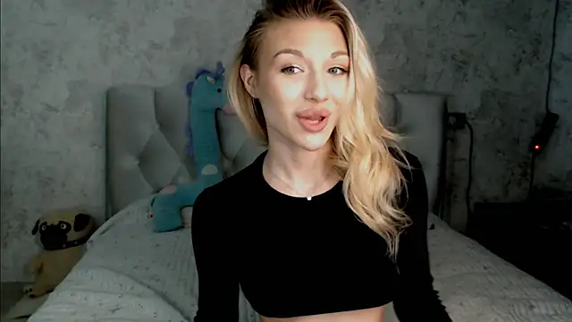 Snapshot of Ella_Milla chatting on 17, 7, 2026 Ella Milla online show from 17, 7, 2026