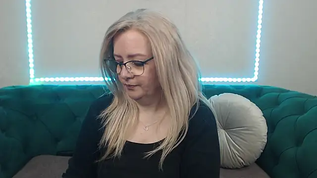 Snapshot of IvanaCharm chatting on 23, 4, 2026 IvanaCharm online show from 23, 4, 2026