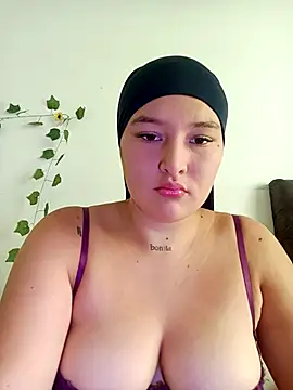 Celeste camila18 online show from 1, 10, 2025