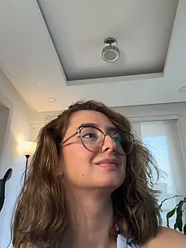 nicollefiorett online show from 6, 3, 2026