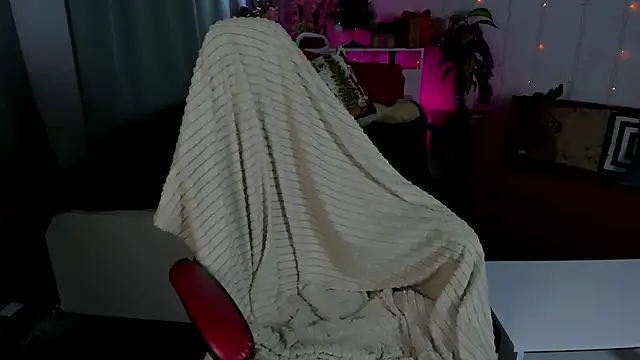 Snapshot of Makima_lee chatting on 6, 1, 2025 Makima lee online show from 6, 1, 2025