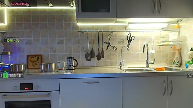 MilfeaN online show from 6, 10, 2025