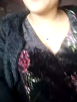 Snapshot of karishma chatting on 12, 1, 2025 karishma online show from 12, 1, 2025