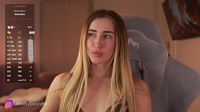 Coconutkittyy online show from 9, 3, 2025