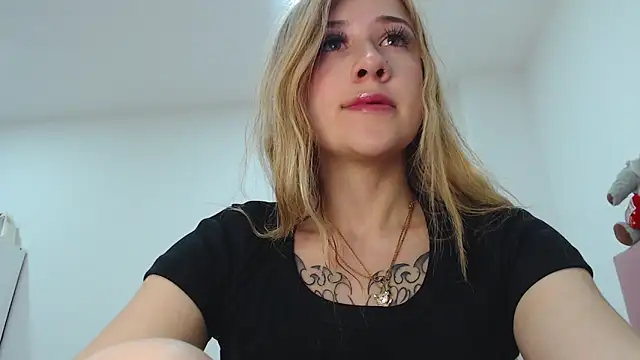 GirlAngell online show from 3, 2, 2025