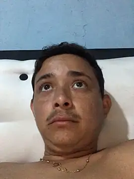 isacalejandroo online show from 9, 2, 2025