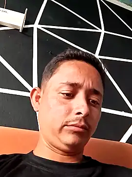 isacalejandroo online show from 17, 2, 2025