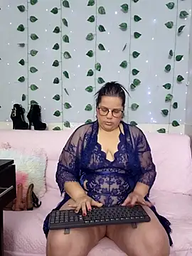 Snapshot of kiara_scottt chatting on 6, 1, 2026 kiara scottt online show from 6, 1, 2026