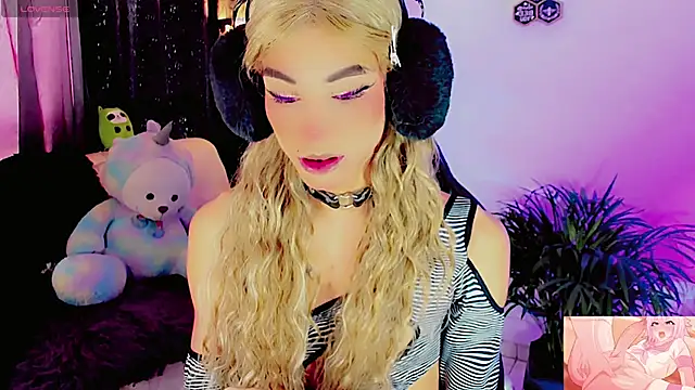 Snapshot of dollswit01 chatting on 6, 3, 2026 dollswit01 online show from 6, 3, 2026