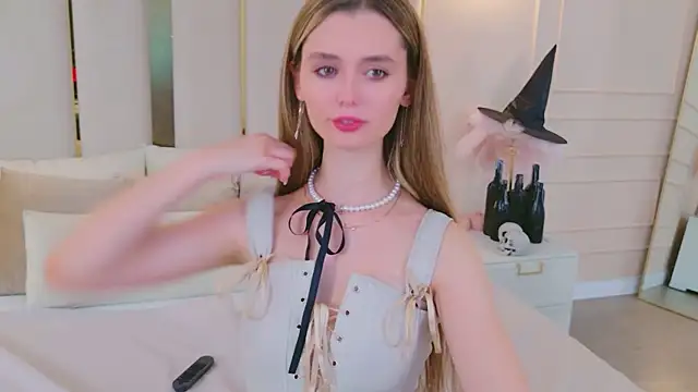 MarybethSnow online show from 24, 10, 2025