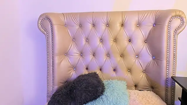 AlexaFoxy18 online show from 20, 2, 2025