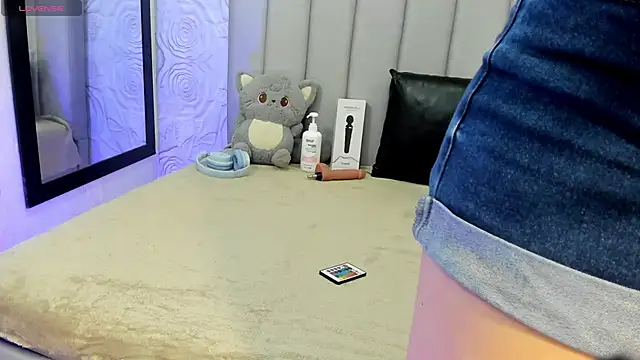 AlexaFoxy18 online show from 18, 4, 2026