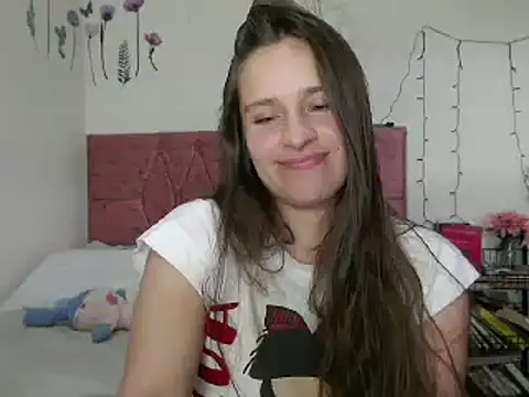 Snapshot of Serenity chatting on 23, 12, 2024 Serenity online show from 23, 12, 2024