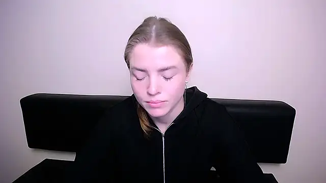 Snapshot of MissOliviaa_ chatting on 31, 1, 2025 MissOliviaa online show from 31, 1, 2025