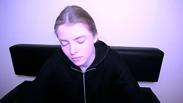 Snapshot of MissOliviaa_ chatting on 31, 1, 2025 MissOliviaa online show from 31, 1, 2025