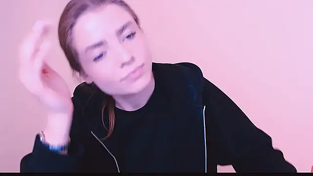 Snapshot of MissOliviaa_ chatting on 10, 2, 2025 MissOliviaa online show from 10, 2, 2025