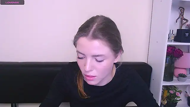 Snapshot of MissOliviaa_ chatting on 14, 2, 2025 MissOliviaa online show from 14, 2, 2025